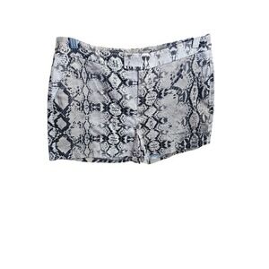 Jennifer Lopez Snakeskin Print‎ Shorts Size 6 Career Casual
